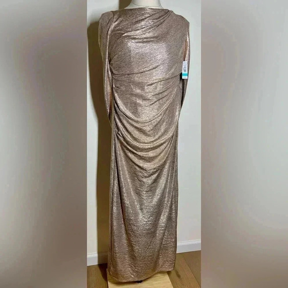 R&M Richards | Plus Size 16 Ruched Waist | Formal Dress / Gown - Picture 2 of 7